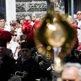 centralne_obchody_boego_ciaa_22_20120211_1877387991