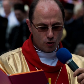 centralne_obchody_boego_ciaa_25_20120211_1768306938