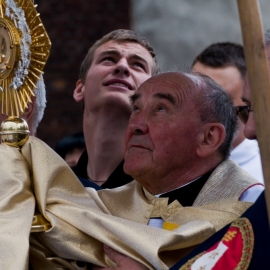 centralne_obchody_boego_ciaa_28_20120211_2035266088