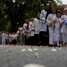 centralne_obchody_boego_ciaa_30_20120211_1893620759