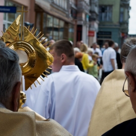 centralne_obchody_boego_ciaa_7_20120211_1247951983