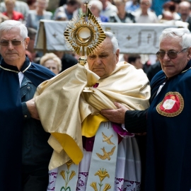 centralne_obchody_boego_ciaa_9_20120211_1932888440