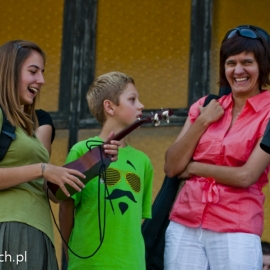 czerwono-ota_20120726_1000758924