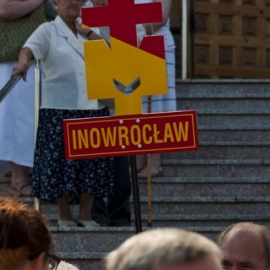 czerwono-ota_20120726_1276850221