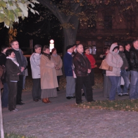 czuwanie_na_skwerze_jana_pawa_ii_10_20120209_1771147035