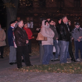 czuwanie_na_skwerze_jana_pawa_ii_12_20120209_1194771777