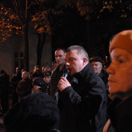 czuwanie_na_skwerze_jana_pawa_ii_18_20120209_1720662012