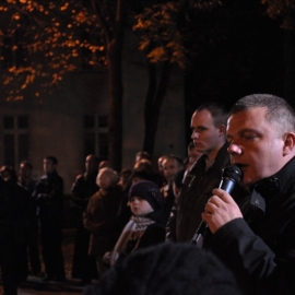 czuwanie_na_skwerze_jana_pawa_ii_19_20120209_1939845600