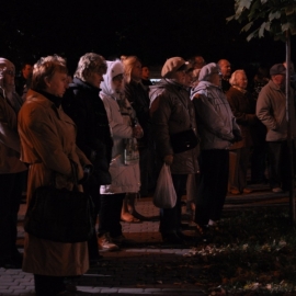 czuwanie_na_skwerze_jana_pawa_ii_22_20120209_1674827703