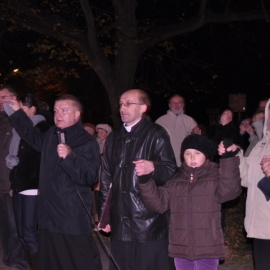 czuwanie_na_skwerze_jana_pawa_ii_23_20120209_1589729158