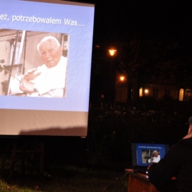 czuwanie_na_skwerze_jana_pawa_ii_29_20120209_1807644144