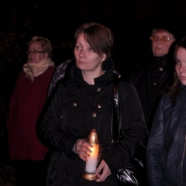 czuwanie_na_skwerze_jana_pawa_ii_2_20120209_2083866276