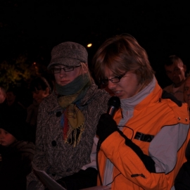 czuwanie_na_skwerze_jana_pawa_ii_3_20120209_1170515067