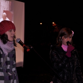 czuwanie_na_skwerze_jana_pawa_ii_4_20120209_1657090182