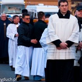 droga_krzyowa_ulicami_miasta_20120330_1266030857