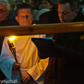 droga_krzyowa_ulicami_miasta_20120330_1298639152