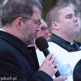 droga_krzyowa_ulicami_miasta_20120330_1386035213