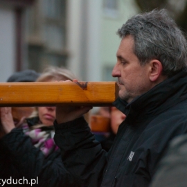 droga_krzyowa_ulicami_miasta_20120330_1741237587