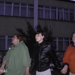 Dzieci i młodzież odpoczywają nad morzem (07 2012)