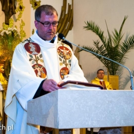 liturgia_wigilii_paschalnej_20130402_1319130373
