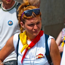 wejcie_grupy_czerwono-otej_na_jasn_gor_15_20120215_1002806426