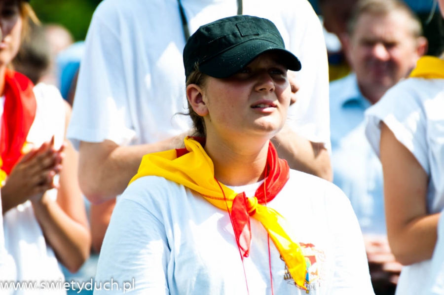 wejcie_grupy_czerwono-otej_na_jasn_31_20120215_1949446247