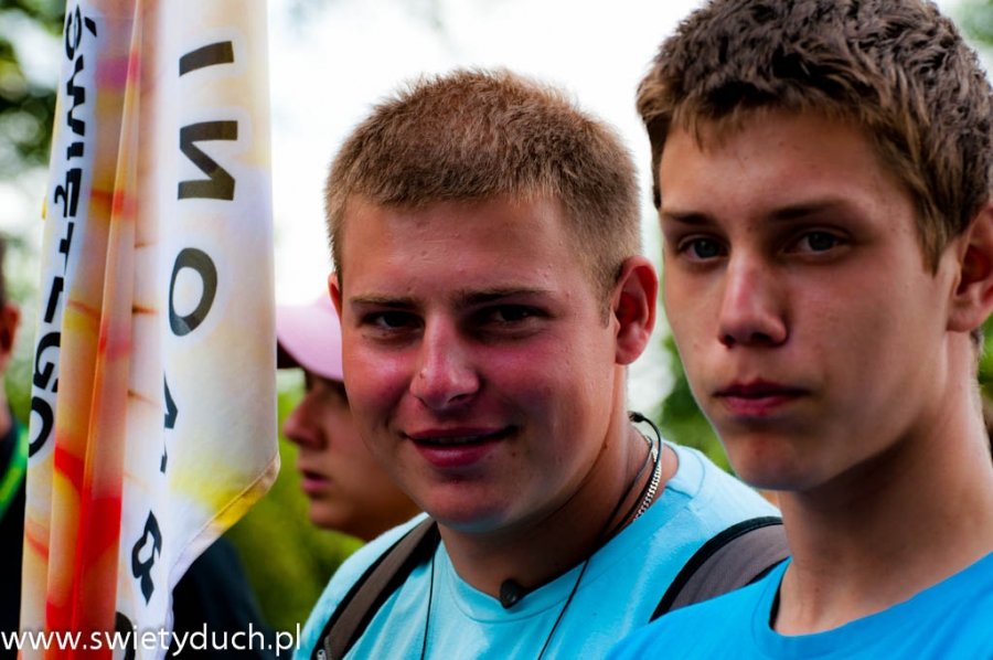 wejcie_grupy_czerwono-otej_na_jasn_3_20120215_1349002437