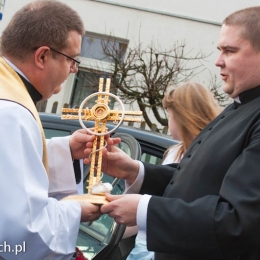Wprowadzenie relikwii bł. Jerzego Popiełuszki (04 2013)