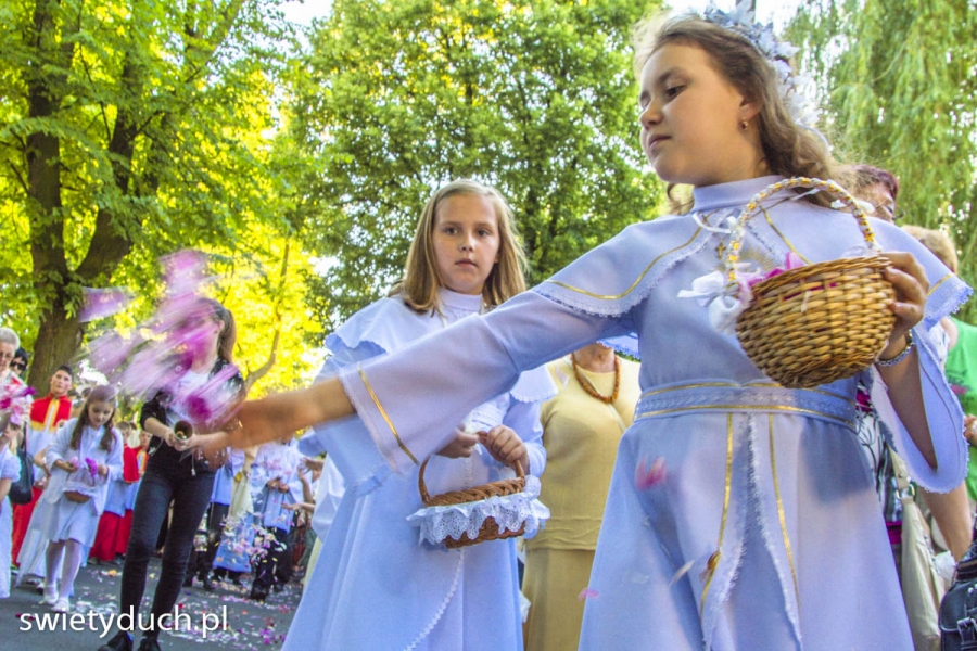 oktawa_boego_ciaa_20150612_1602797428