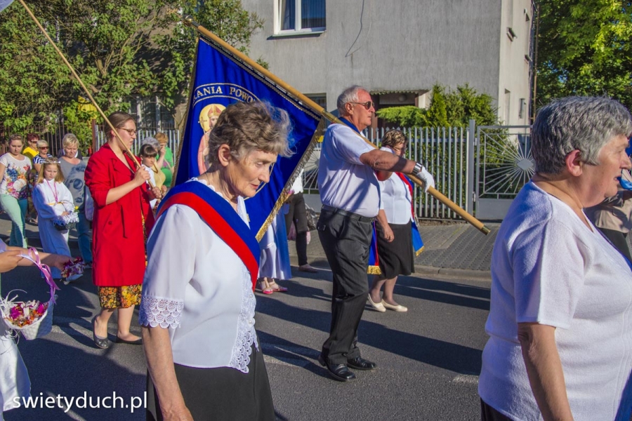 oktawa_boego_ciaa_20150612_1822907970